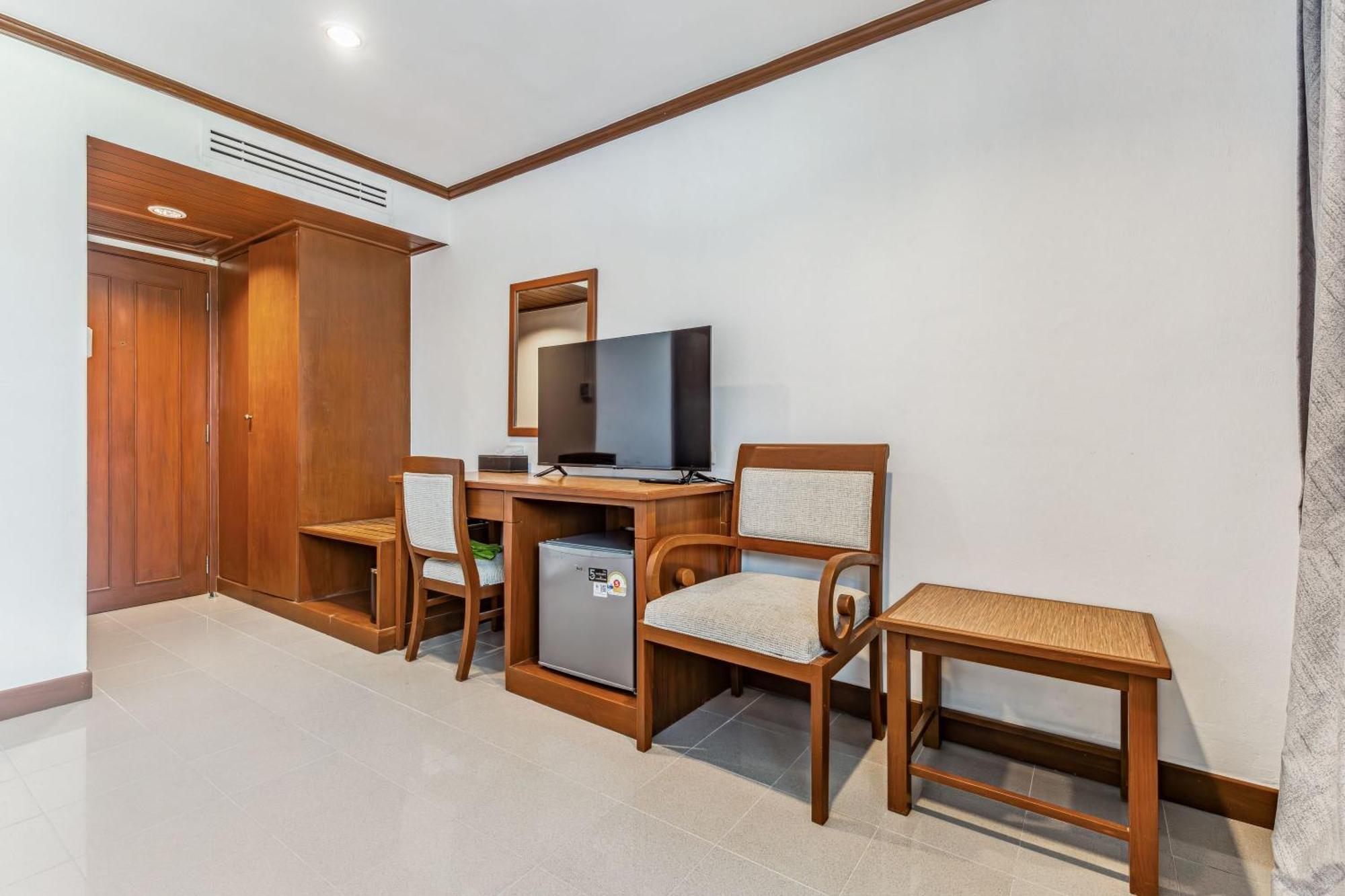 Rattana Beach Hotel Karon Room photo