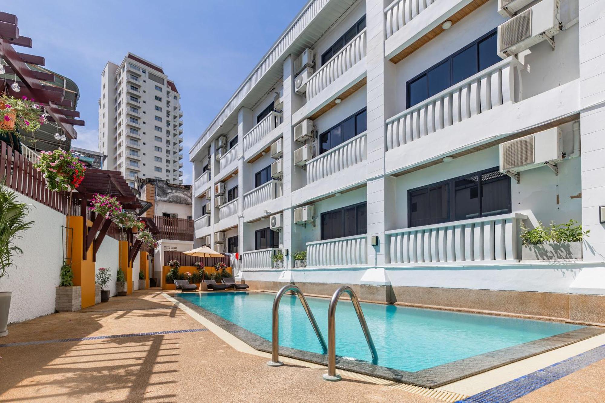 Rattana Beach Hotel Karon Exterior photo