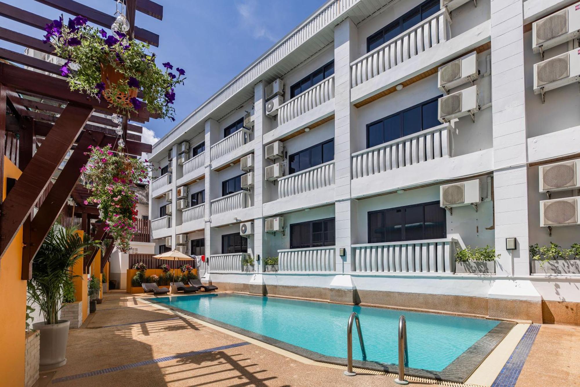 Rattana Beach Hotel Karon Exterior photo